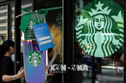 Lý do Mỹ thu hồi hơn 440.000 cốc kim loại của Starbucks