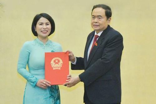 Ủy ban Thường vụ Quốc hội phê chuẩn, bổ nhiệm 3 nhân sự, trong đó có nữ Phó trưởng Ban Dân nguyện