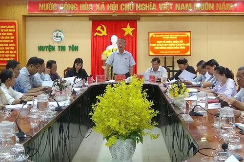 Tổ Đại biểu HĐND tỉnh An Giang huyện Tri Tôn họp thảo luận chuẩn bị kỳ họp thứ 19