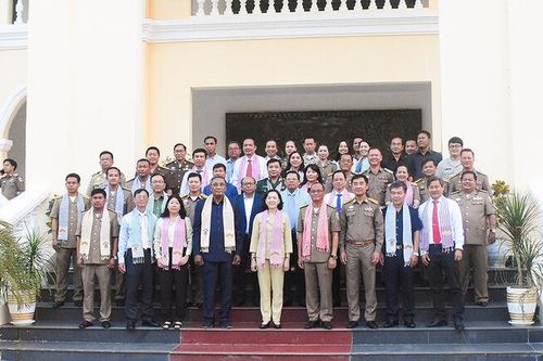 Tỉnh An Giang chúc Tết Chol Chnam Thmay năm 2024 tại tỉnh Kampong Chhnang