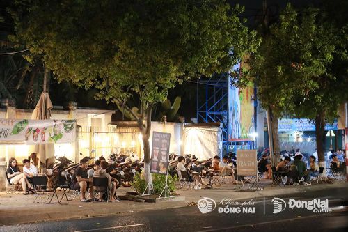 Cùng người trẻ Biên Hòa khám phá cà phê 'overnight'