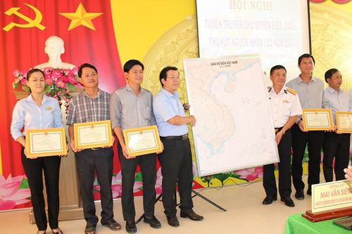 Tuyên truyền biển, đảo và thu hút nguồn nhân lực