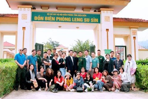 Ban vẫn nở ở vùng đất 'Ngã ba biên'