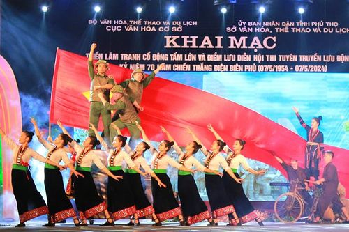 Khai mạc triển lãm tranh cổ động tấm lớn và điểm lưu diễn hội thi tuyên truyền lưu động