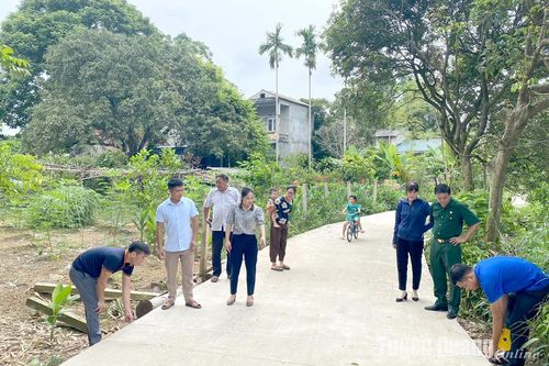 Dân giám sát, dân thụ hưởng