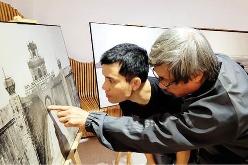 Huế lạ và xưa