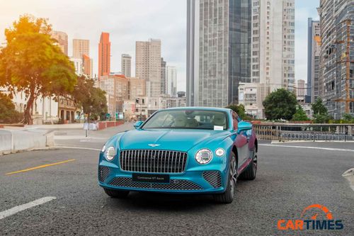 Khám phá vẻ đẹp huyền bí của Bentley Continental GT Azure độc bản