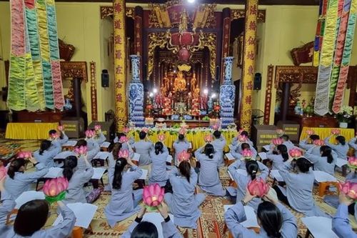 Hà Nội: Câu lạc bộ Thanh Thiếu niên Phật tử chùa Quán Sứ kỷ niệm ngày vía Bồ-tát Quán Thế Âm