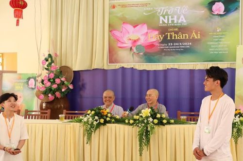 Hơn 200 bạn trẻ tham gia khóa tu 'Trở về nhà' lần 3, do Phân ban Ni giới T.Ư tổ chức