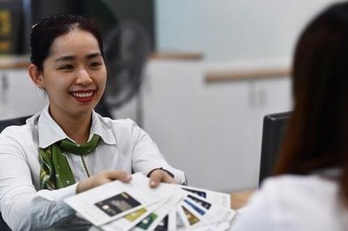 Lo khách hàng dễ bị nhầm lẫn, Ngân hàng Nhà nước đề xuất cấm ngân hàng bán bảo hiểm liên kết đầu tư