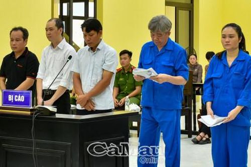 Tham ô tài sản, 5 bị cáo chia nhau 47 năm tù