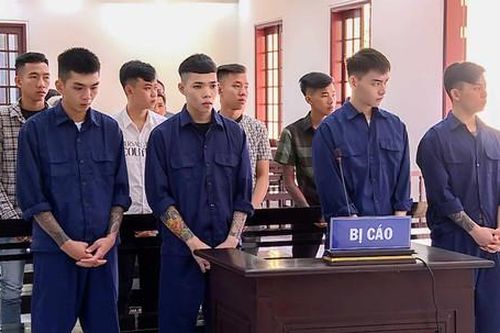 Nhóm bị cáo lãnh hơn 23 năm tù vì đánh nhau lúc đi đám cưới