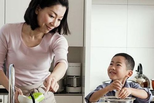 Muốn biết con lớn lên thành công hay không hãy xem trẻ bắt đầu làm việc nhà từ tuổi nào?