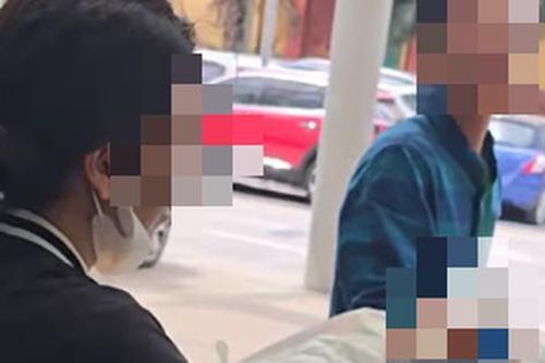Nam sinh lớp 8 bị đánh chết não khi đang chơi bóng rổ: Mong phép màu sẽ đến với con