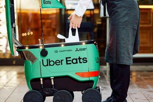 Ngày tàn của nghề giao đồ ăn: 'Shipper robot' xuất hiện tại Nhật Bản, có thể làm việc không ngừng nghỉ cả ngày, bất kể mưa nắng, thùng đồ chứa được 20kg
