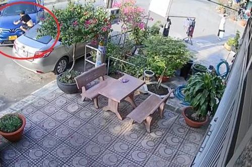 Video lái ô tô đâm vào bạn chơi bida do mâu thuẫn