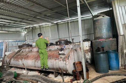 Triệt phá đường dây buôn lậu dầu 'khủng' theo hình thức tạm nhập tái xuất