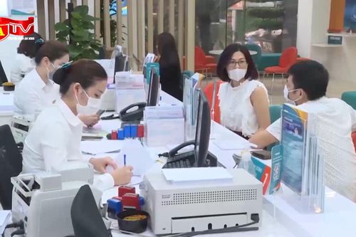 Ngân hàng phải báo chủ thẻ tín dụng nếu nợ quá hạn