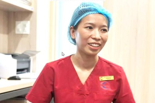 Đà Nẵng: Khen thưởng nữ điều dưỡng cứu sống du khách Ấn Độ ngừng tim