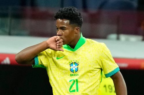 Thần đồng 17 tuổi Brazil tái lập kỷ lục của Pele