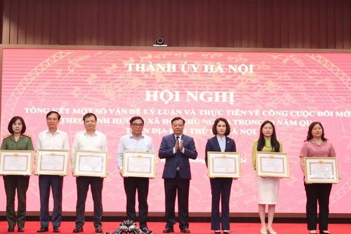Sau 40 năm đổi mới: Tạo cơ sở lý luận, thực tiễn cho sự phát triển