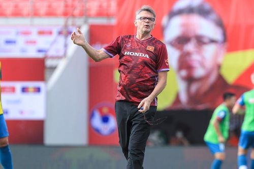 Học trò cũ cảm ơn ông Troussier