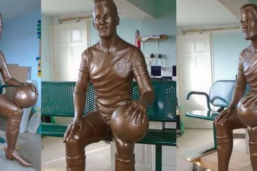 Tượng vinh danh Harry Kane trở thành thảm họa