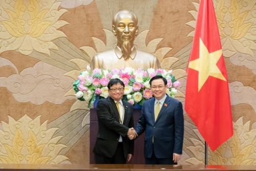 Chủ tịch Quốc hội Vương Đình Huệ tiếp Đoàn đại biểu Liên đoàn các tổ chức kinh tế Nhật Bản