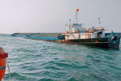 Lo ngại sự cố tràn dầu từ tàu bị chìm ở Cù Lao Chàm