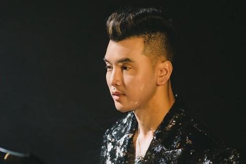 Không chạy theo xu hướng, 'huyền thoại V-pop' Ưng Hoàng Phúc kết hợp Vương Anh Tú lấy nước mắt người nghe
