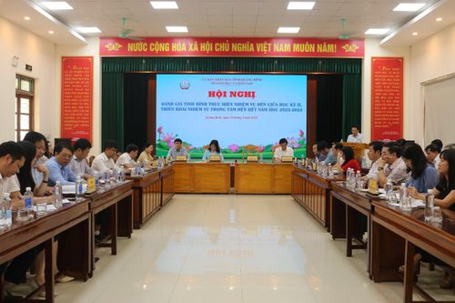 Khắc phục khó khăn trước mắt để phát triển giáo dục Quảng Bình