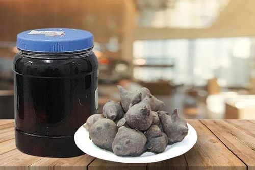 Uống rượu ngâm củ ấu tẩu, 4 người đàn ông nhập viện cấp cứu