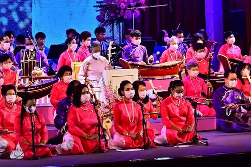 Công chúa Thái Lan sáng tác và trình diễn tác phẩm âm nhạc về Việt Nam