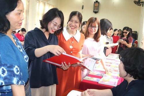 Gặp gỡ các tác giả viết cho Thiếu nhi tại TP Hải Dương