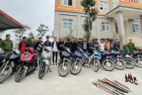 Tạm giữ 26 đối tượng mang hung khí đuổi đánh nhau trong đêm