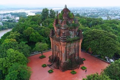 Về nơi 'đất Phú trời Yên' - Bài 2: Tháp Nhạn – huyền tích ngàn năm