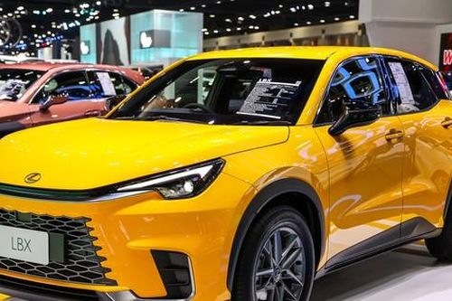 Cận cảnh SUV nhỏ nhất của Lexus vừa ra mắt tại Thái Lan