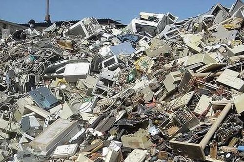 Mỗi năm khu công nghiệp phát sinh 550.000 tấn chất thải nguy hại