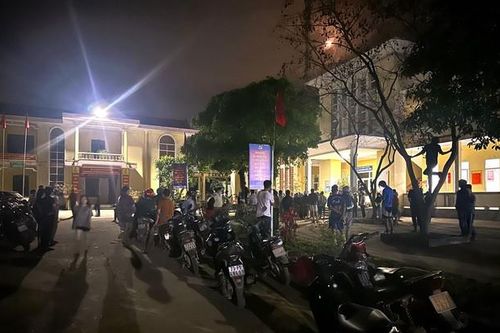 Quảng Bình: Hàng trăm người phản đối hút cát sông Son