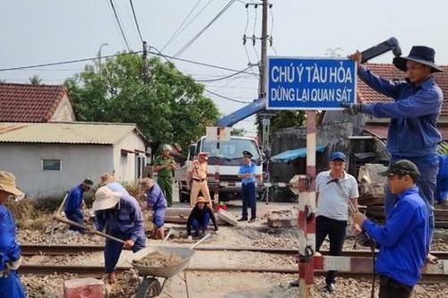 Thừa Thiên-Huế đóng lối đi 'tử thần' băng ngang đường sắt Bắc - Nam