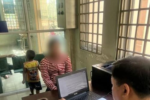 Người phụ nữ mang vàng đi bán rồi hoang báo bị cướp