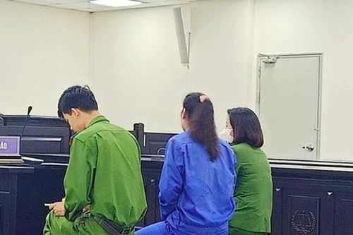 Tuyên án người phụ nữ vào trụ sở công an quận gây rối, đánh cảnh sát
