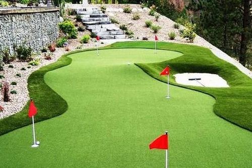 Người làm thuê sân golf ở Bắc Giang tử vong dưới hồ nước