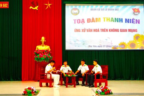 Thanh niên Lữ đoàn 682 tọa đàm 'Ứng xử văn hóa trên không gian mạng'