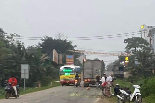 Tài xế ô tô ngủ gật tông chết người phụ nữ đi xe đạp