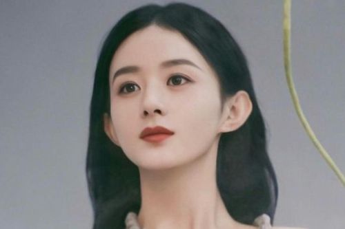 Triệu Lệ Dĩnh vướng tin đồn hẹn hò với đàn em chỉ vì 1 hành động quá tình