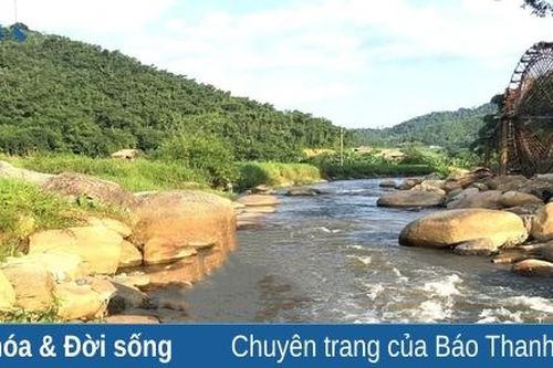 Bình yên bên dòng suối Đang