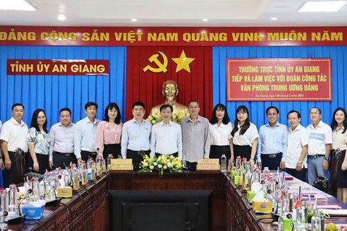 Đoàn công tác Văn phòng Trung ương Đảng làm việc tại An Giang về công tác bảo tàng