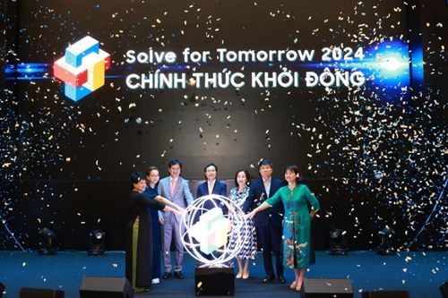 Khởi động cuộc thi 'Solve for Tomorrow 2024'