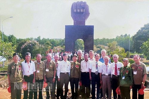 Chuyện những người trở về từ 'địa ngục trần gian': (Kỳ 2): Viết tiếp bản hùng ca